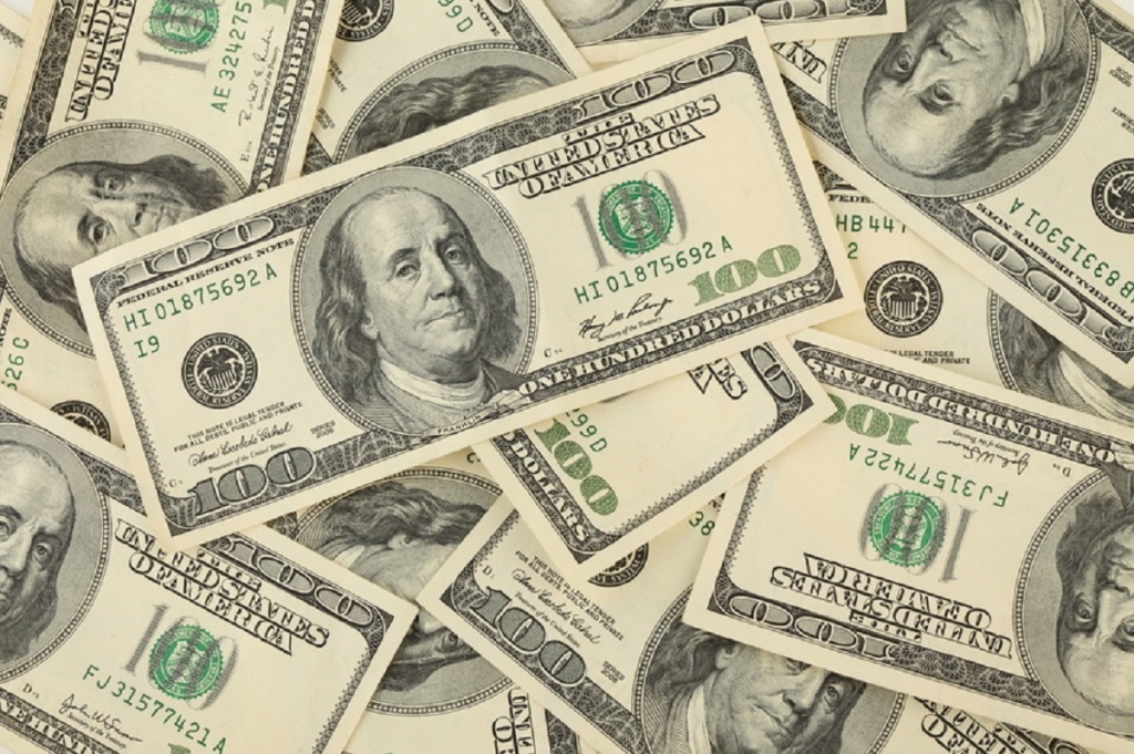 Dólar turismo fica mais caro após alta do IOF